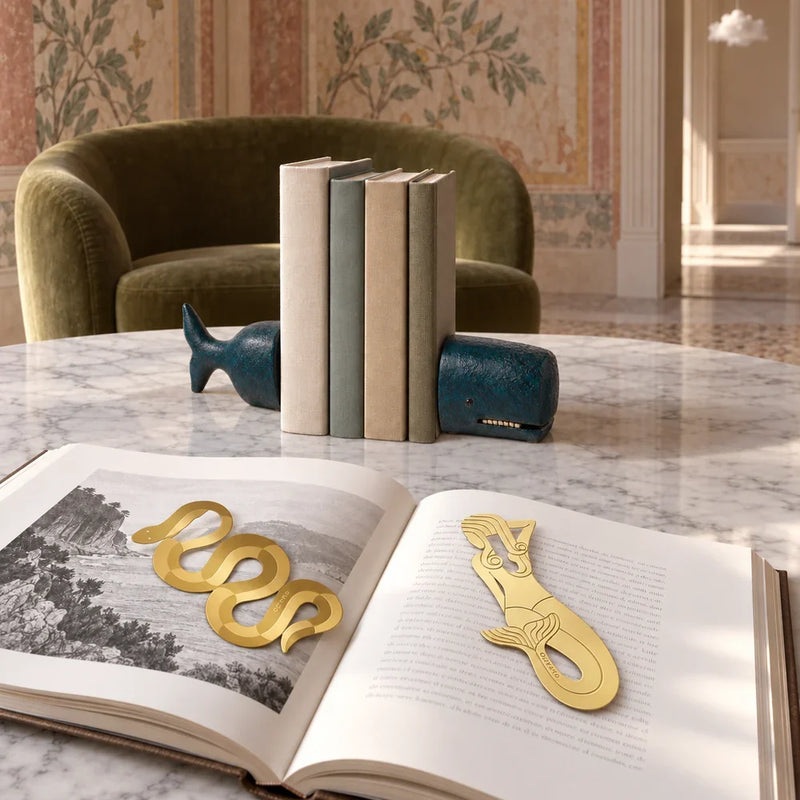 Lettura — selezione Doriante Curiositas in una villa antica con arredi contemporanei