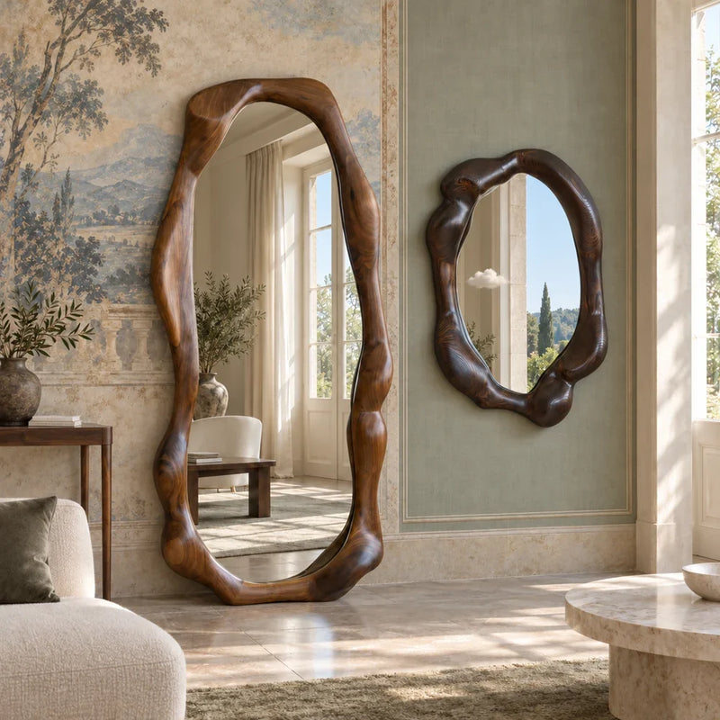 Specchi — selezione Doriante Curiositas in una villa antica con arredi contemporanei