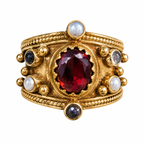 Anello Alhambra effetto Oro con Granato e perle di fiume