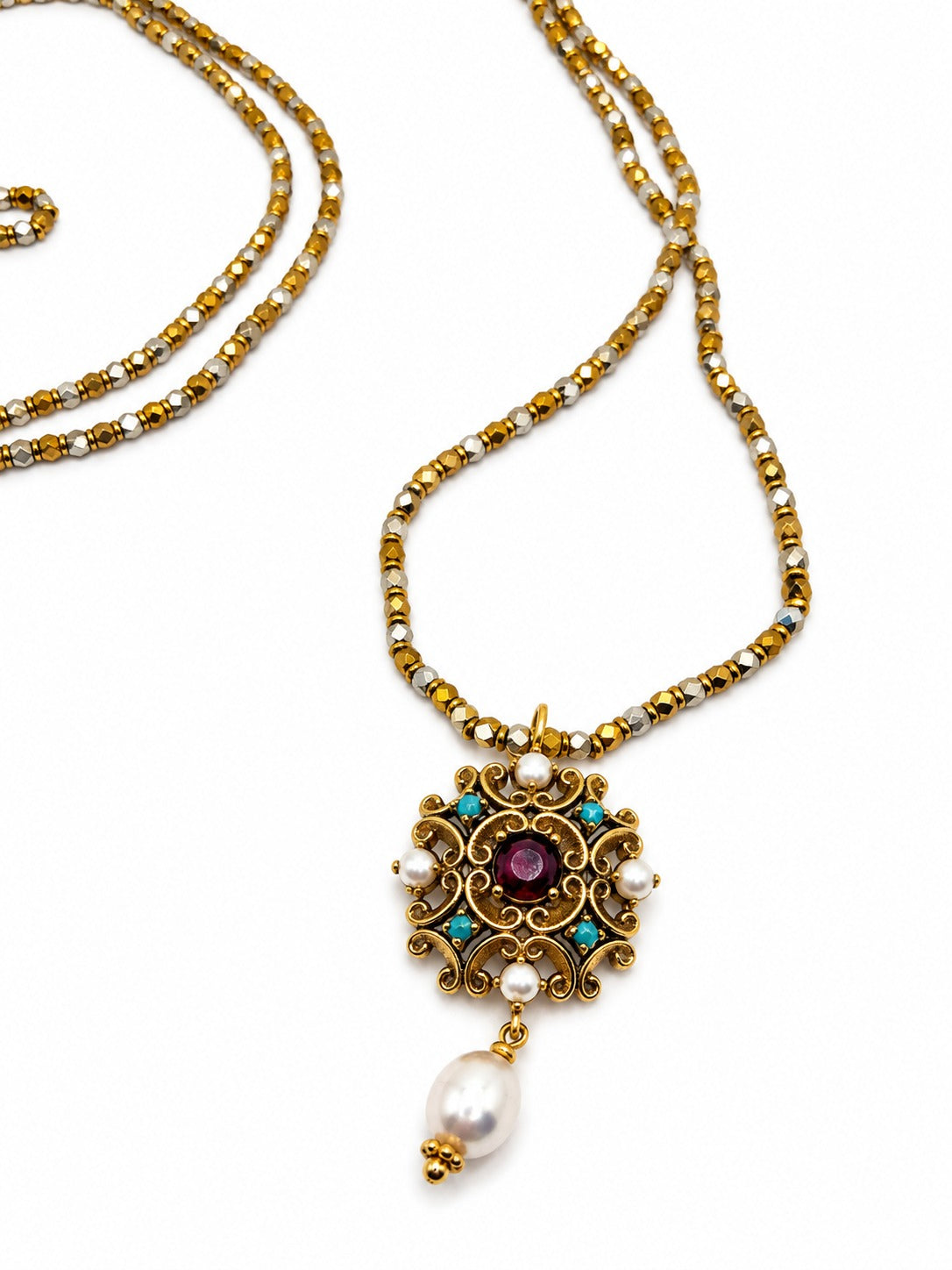 Collana lunga Isabella con pendente decorato