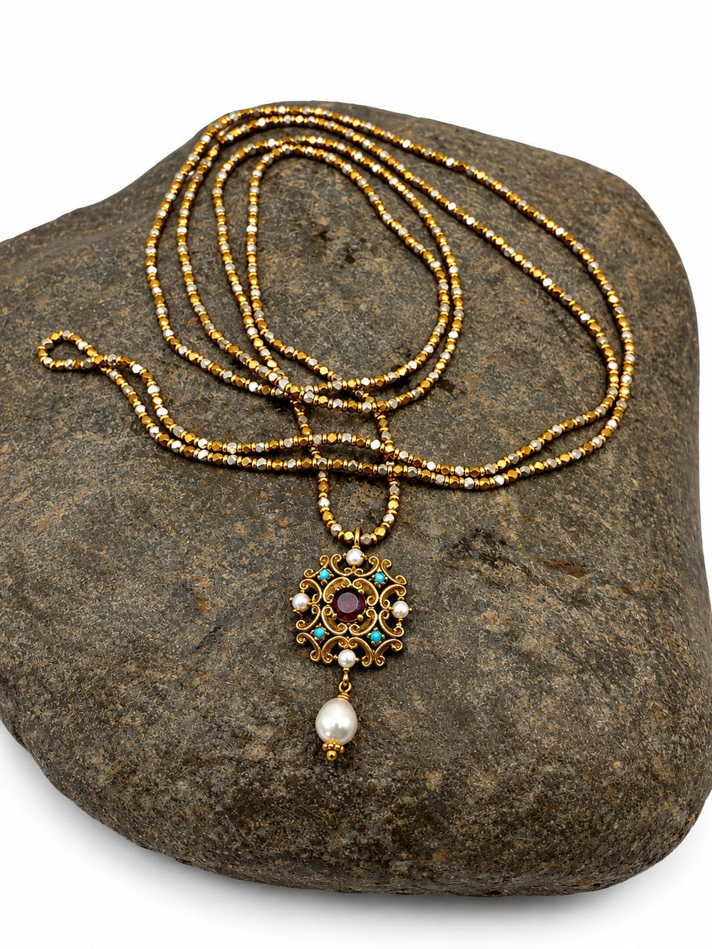 Collana lunga Isabella con pendente decorato